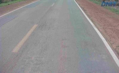 Sample image from Cracks and Potholes in Road