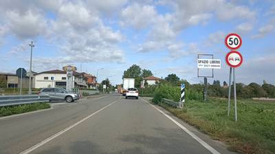 Sample image from ItalianSigns