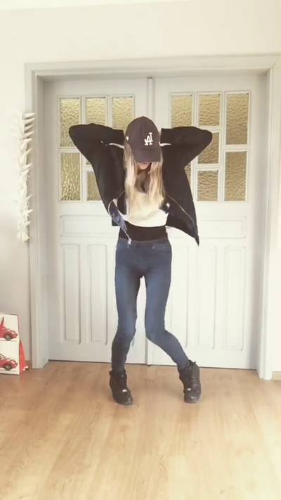 Sample image from Full Body TikTok Dancing