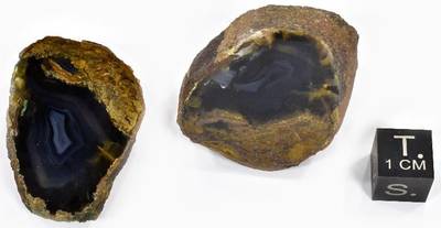 Sample image from MineralImage5k