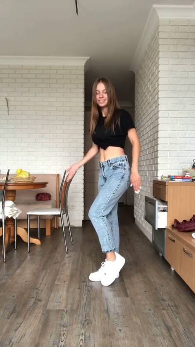 Sample image from Full Body TikTok Dancing