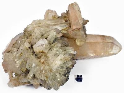 Sample image from MineralImage5k