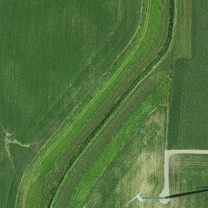Sample image from Wind Turbine Detection (by Luke Borkowski)