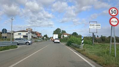 Sample image from ItalianSigns