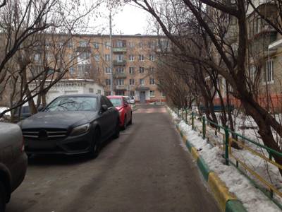 Sample image from Mapillary Vistas
