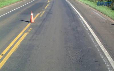 Sample image from Cracks and Potholes in Road