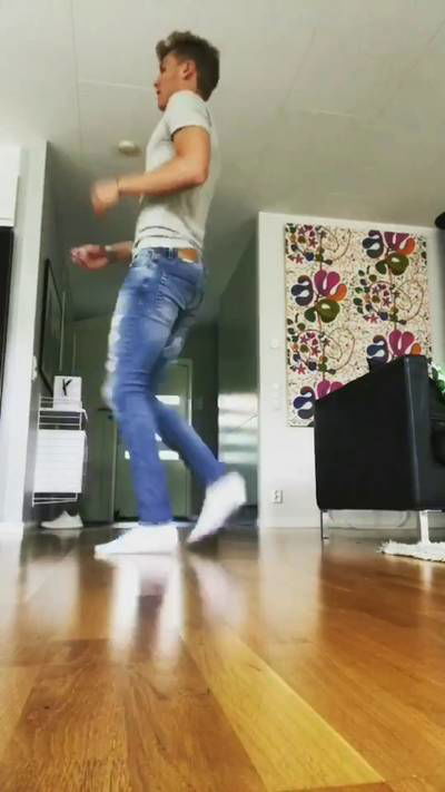 Sample image from Full Body TikTok Dancing