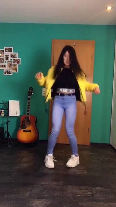 Sample image from Full Body TikTok Dancing