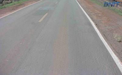 Sample image from Cracks and Potholes in Road